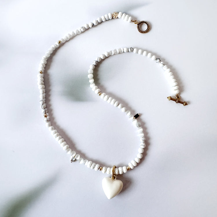 Howlite, Cat’s Eye and White Turquoise Necklace